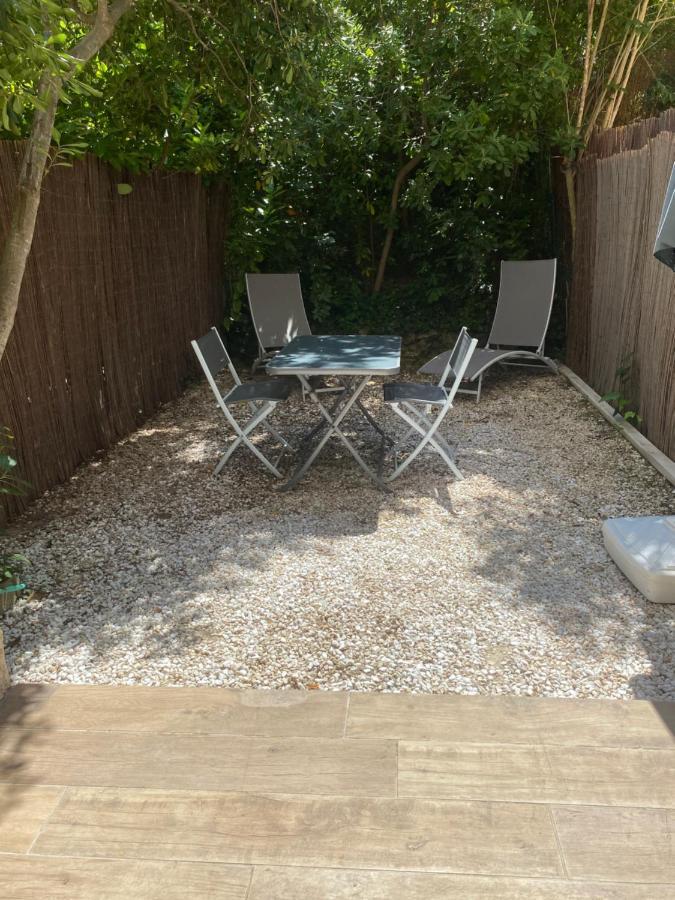 Little Garden Apartment Saint-Cyr-sur-Mer Exterior foto